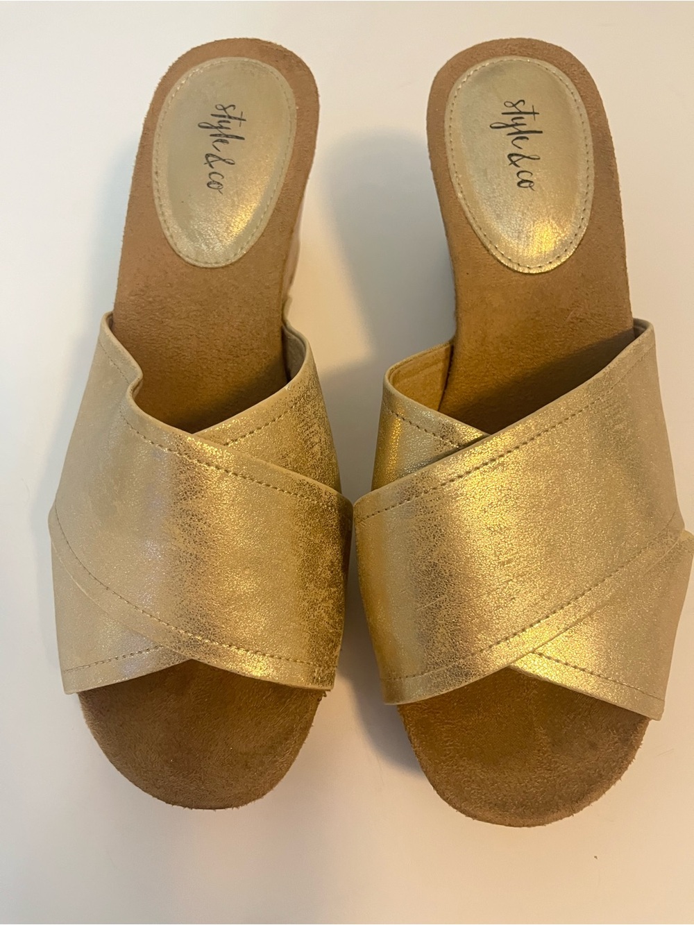 Style & Co. Metallic Gold Jillee Crisscross Slide wedge Mule Sandals. SIZE 9